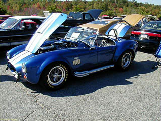 Shelby Cobra replica with 427 engine