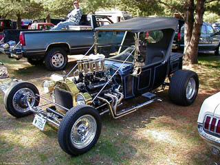 Fenderless hotrod with Model T body and Chevy big-block engine